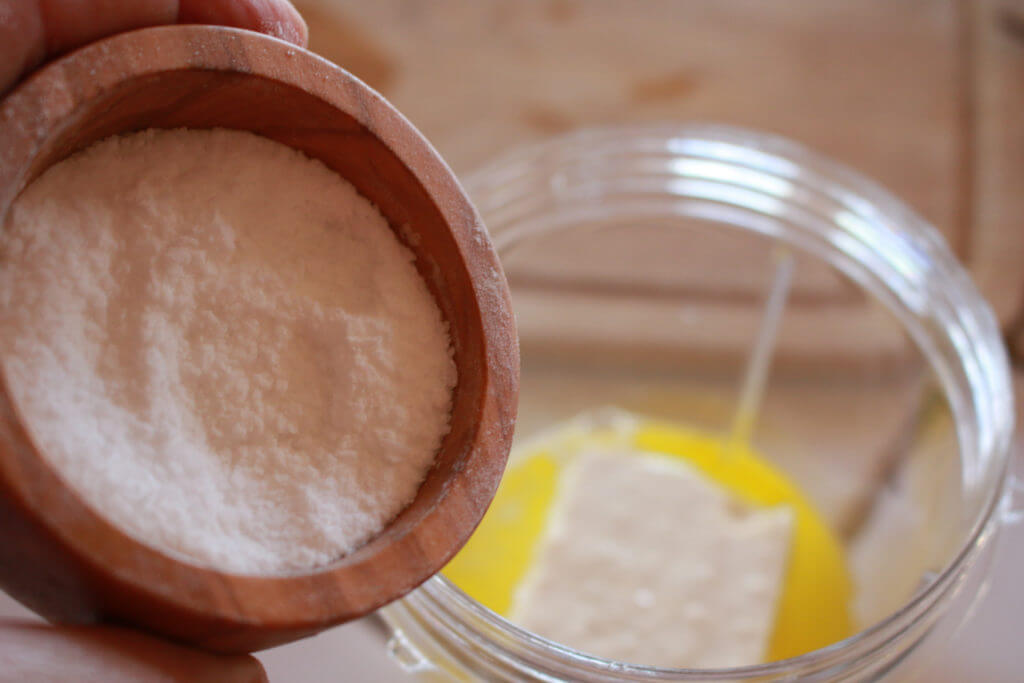 How to Make Vegan Sour Cream