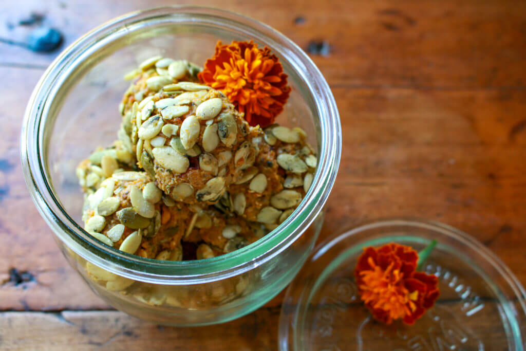 Pumpkin Spice Energy Balls
