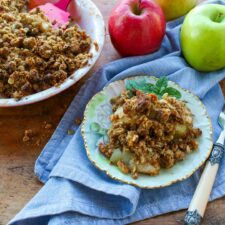 Vegan Apple Crumble with Cinnamon-image