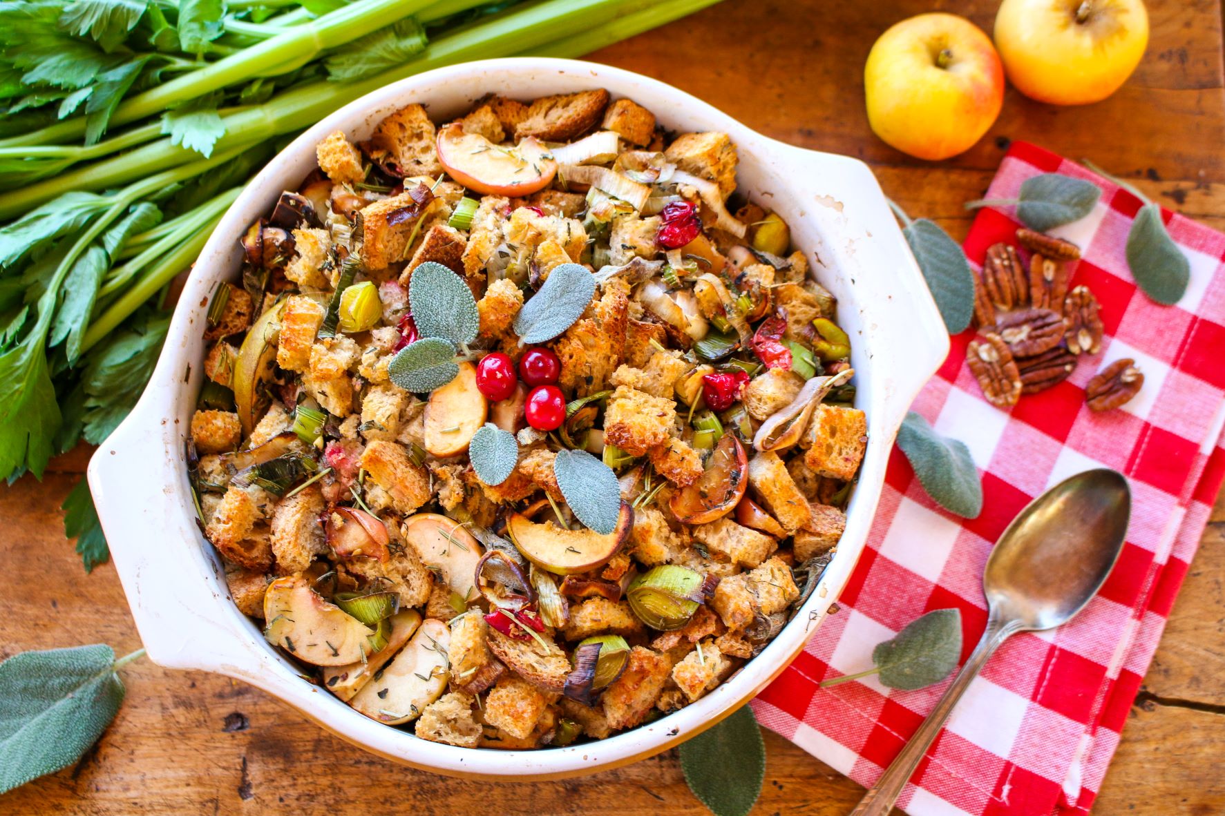 Vegan Cranberry Apple Leek Stuffing