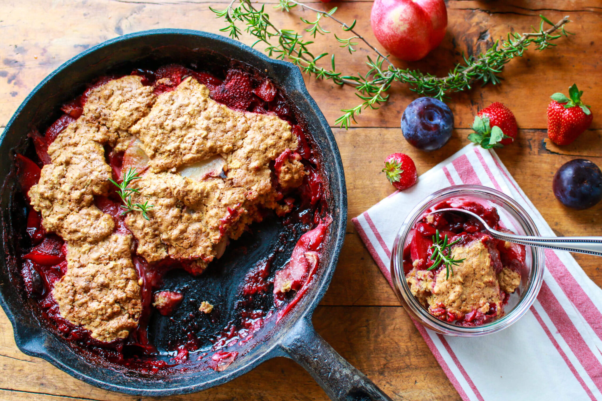 Easy Summer Fruit Skillet Cobbler